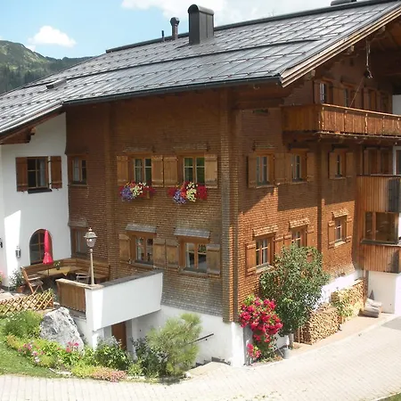 Haus Hubertus * Warth (Vorarlberg)